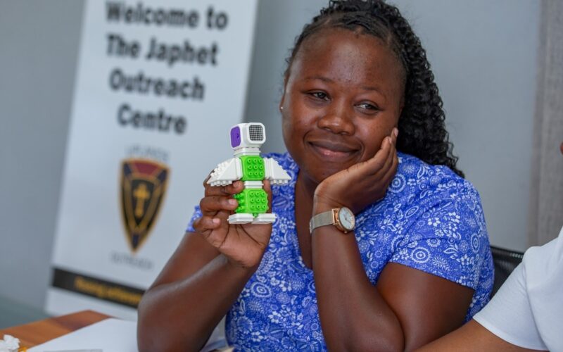 Uplands Outreach Coding and Robotics 04